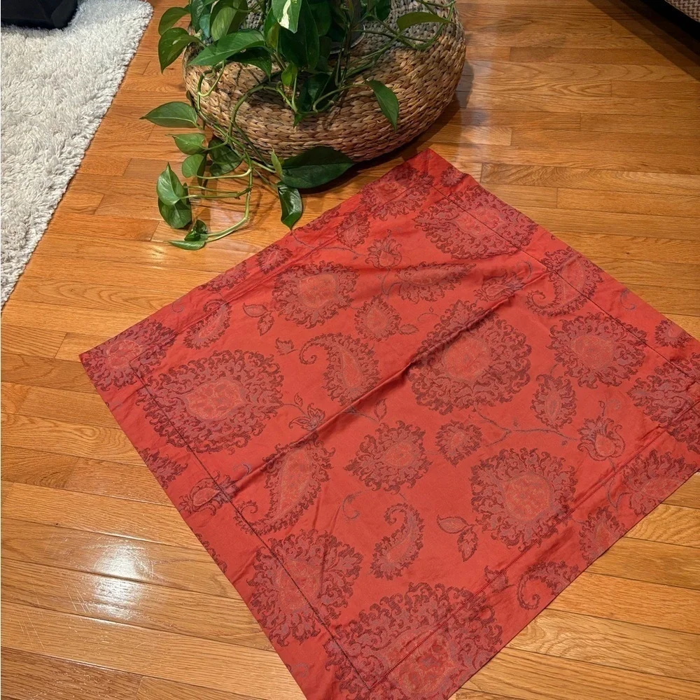 SFERRA Red Paisley Pillowcases